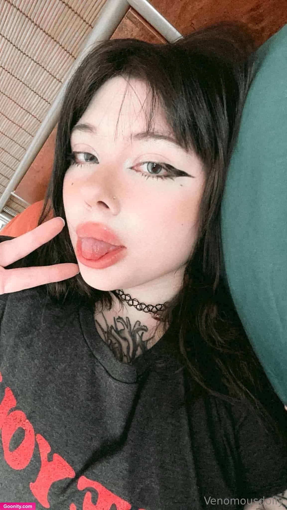 venomous dolly 🖤 photo 33