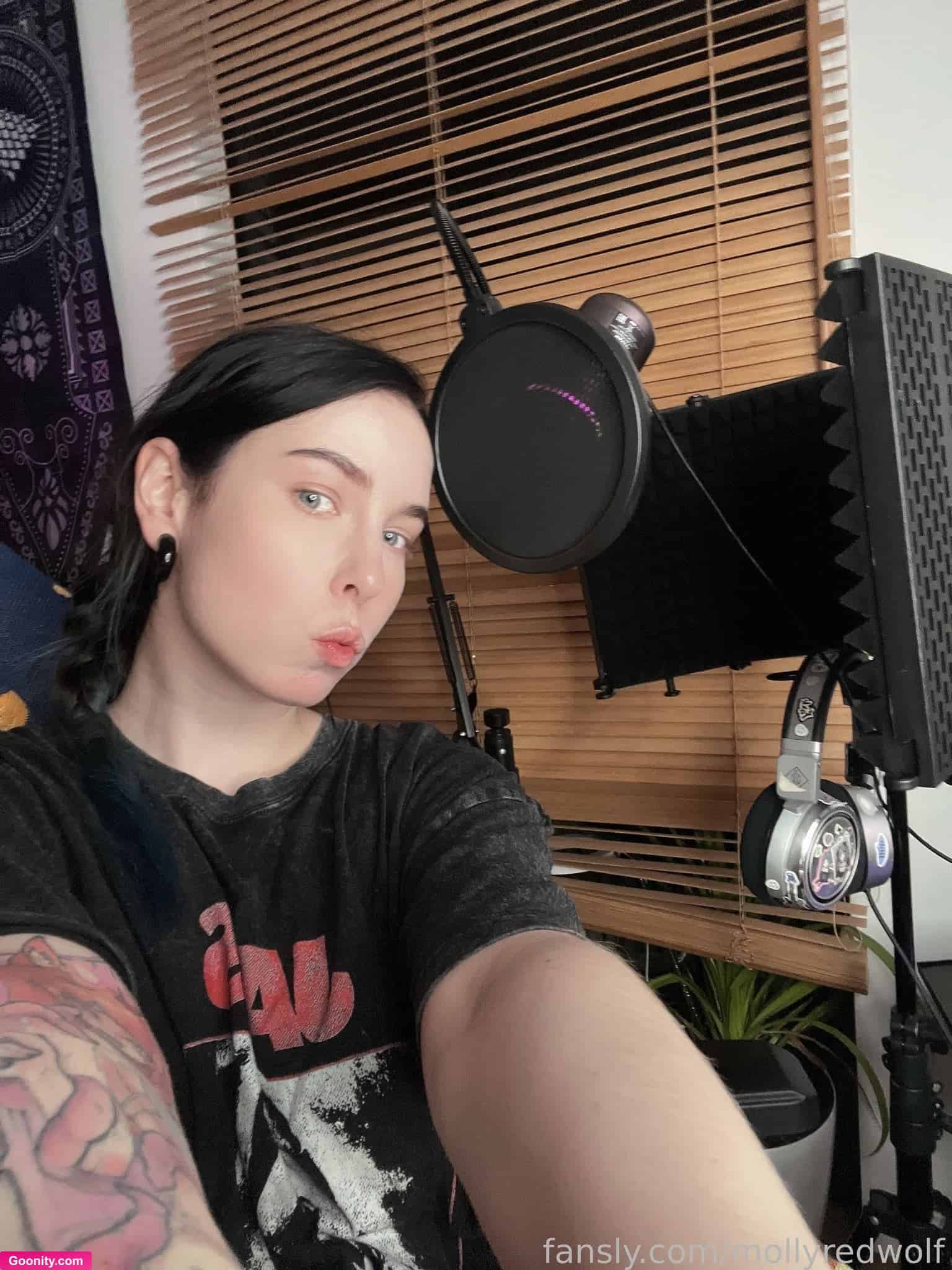 mollyredwolf photo 43