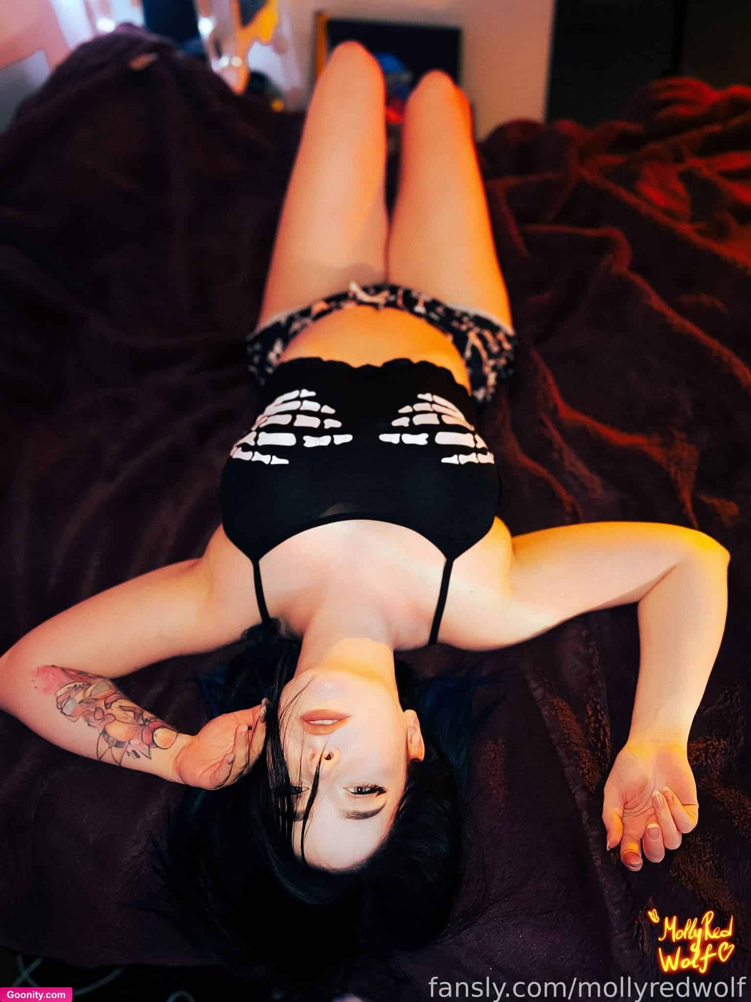 mollyredwolf photo 12