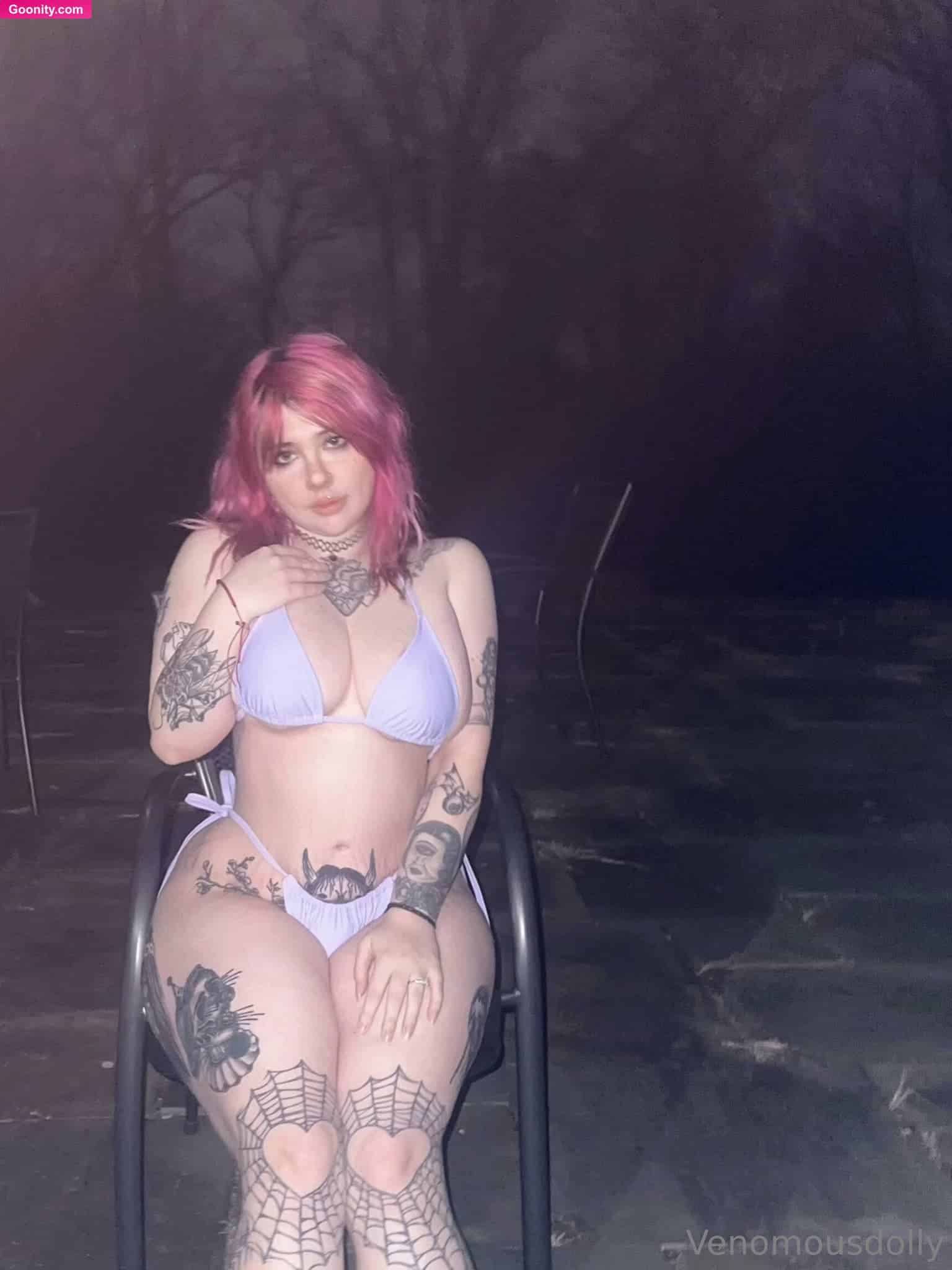 venomous dolly 🖤 photo 14