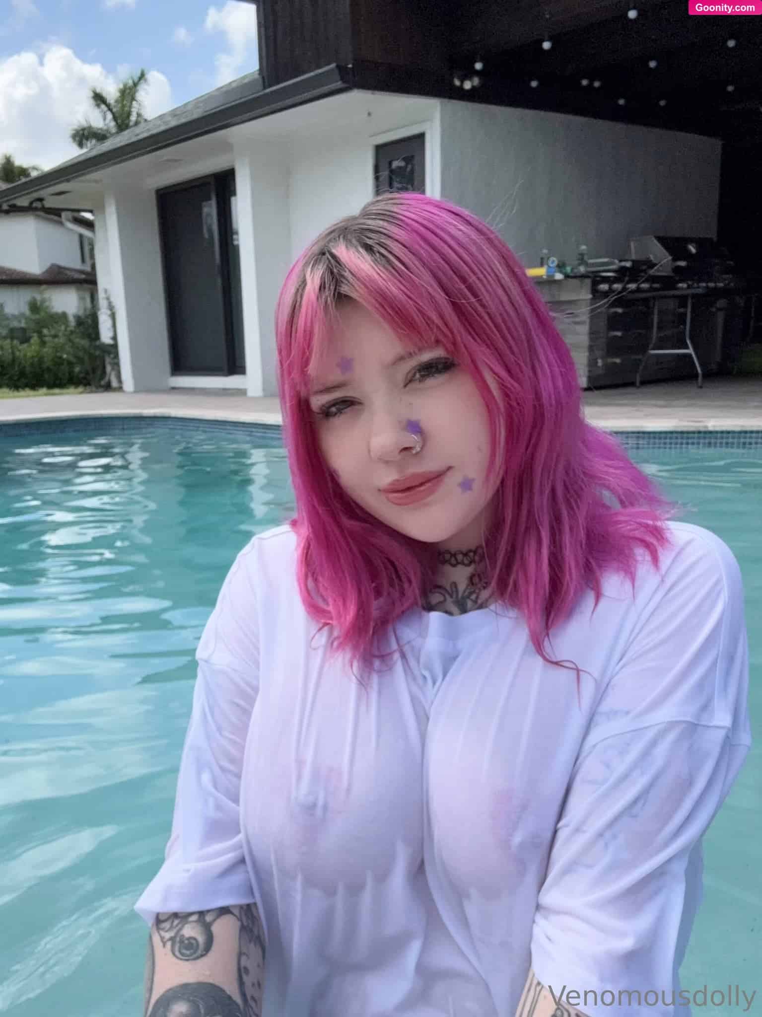 venomous dolly 🖤 photo 20