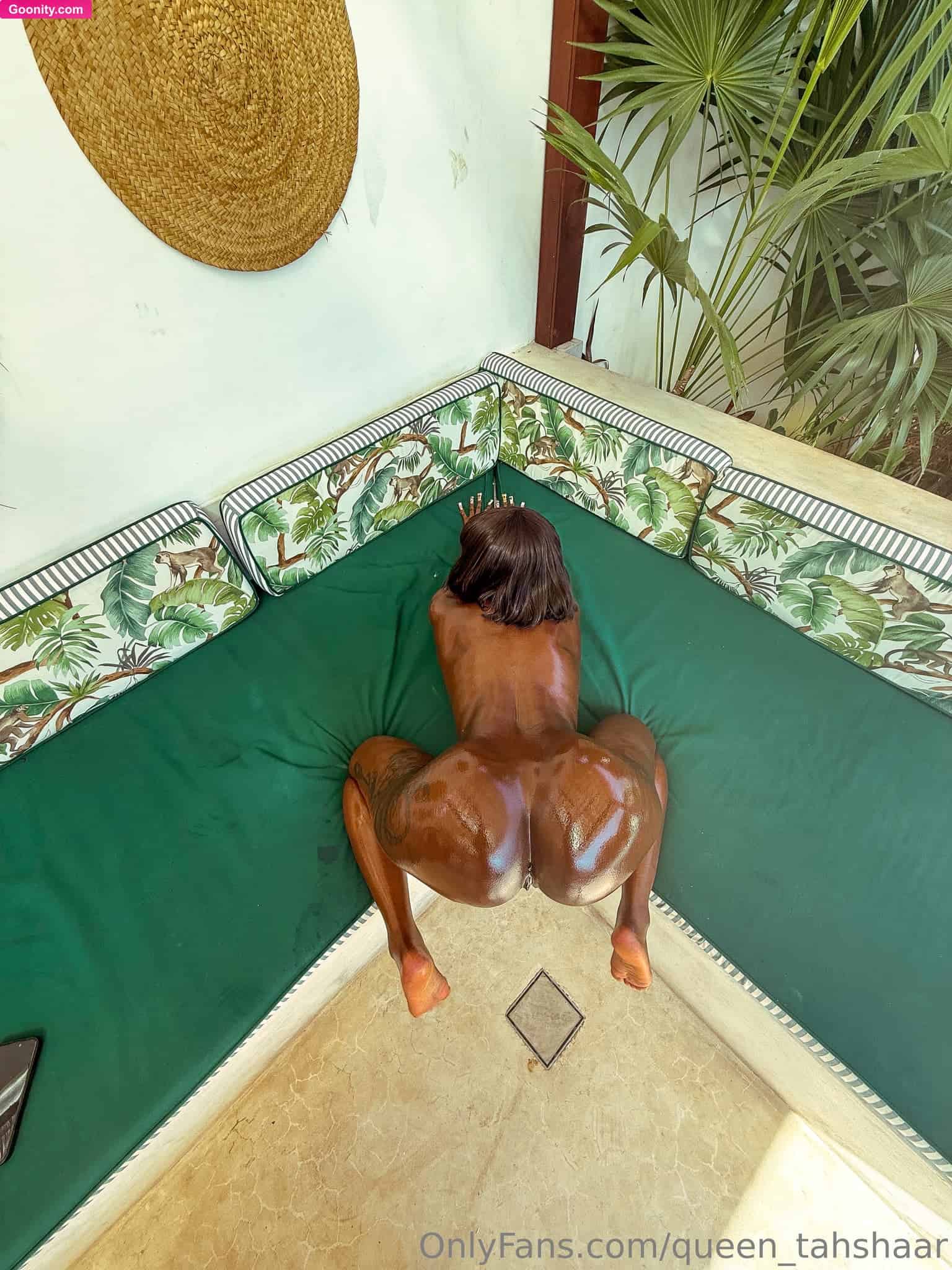 queen_tahshaar photo 70