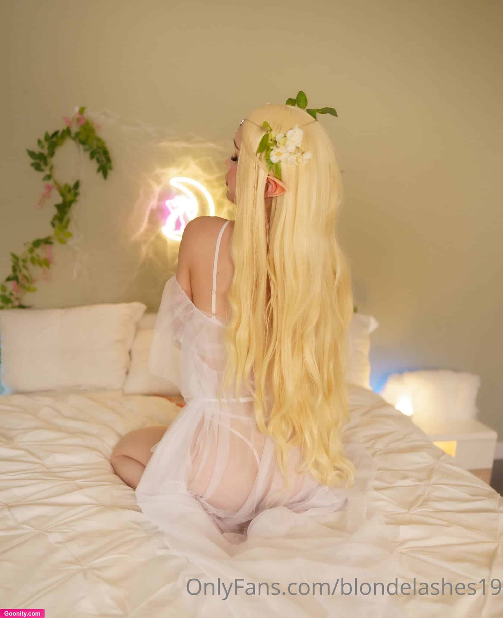 Blondelashes19 photo 52