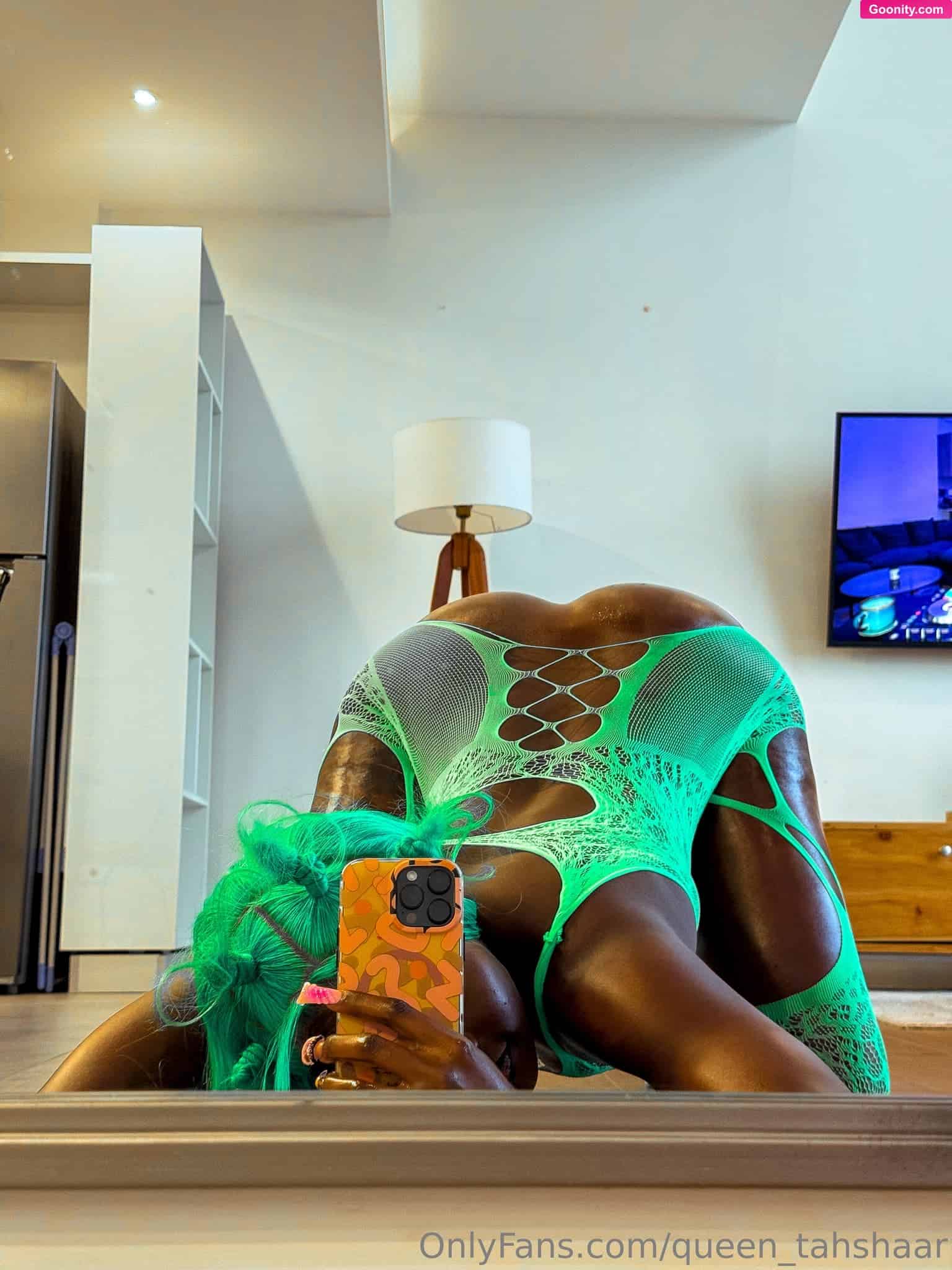 queen_tahshaar photo 22