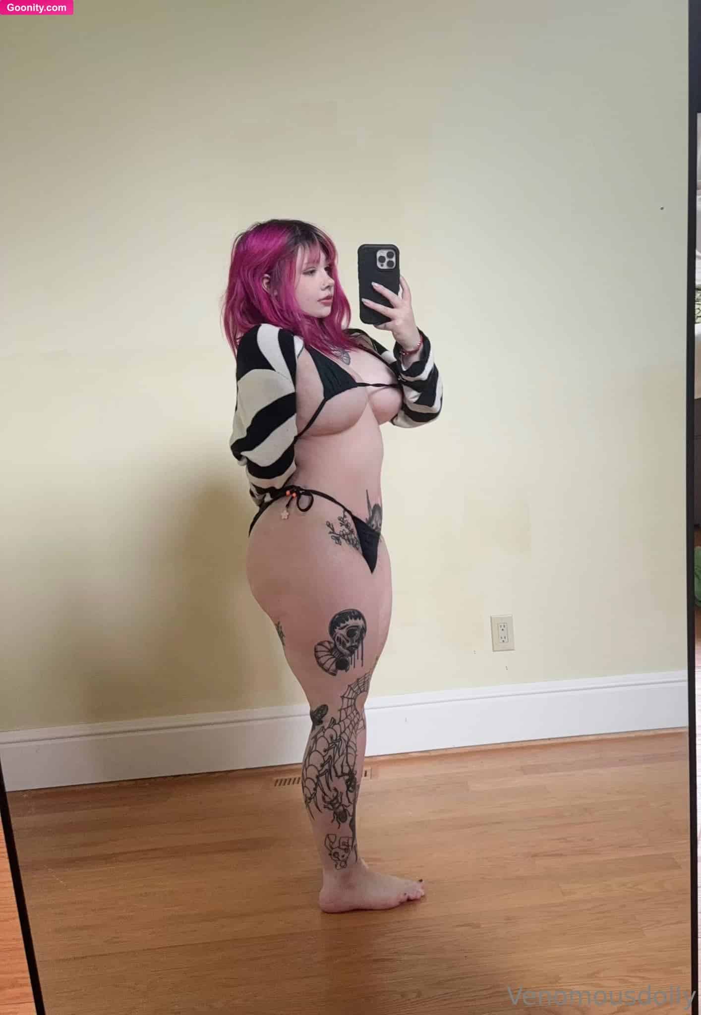 venomous dolly 🖤 photo 39