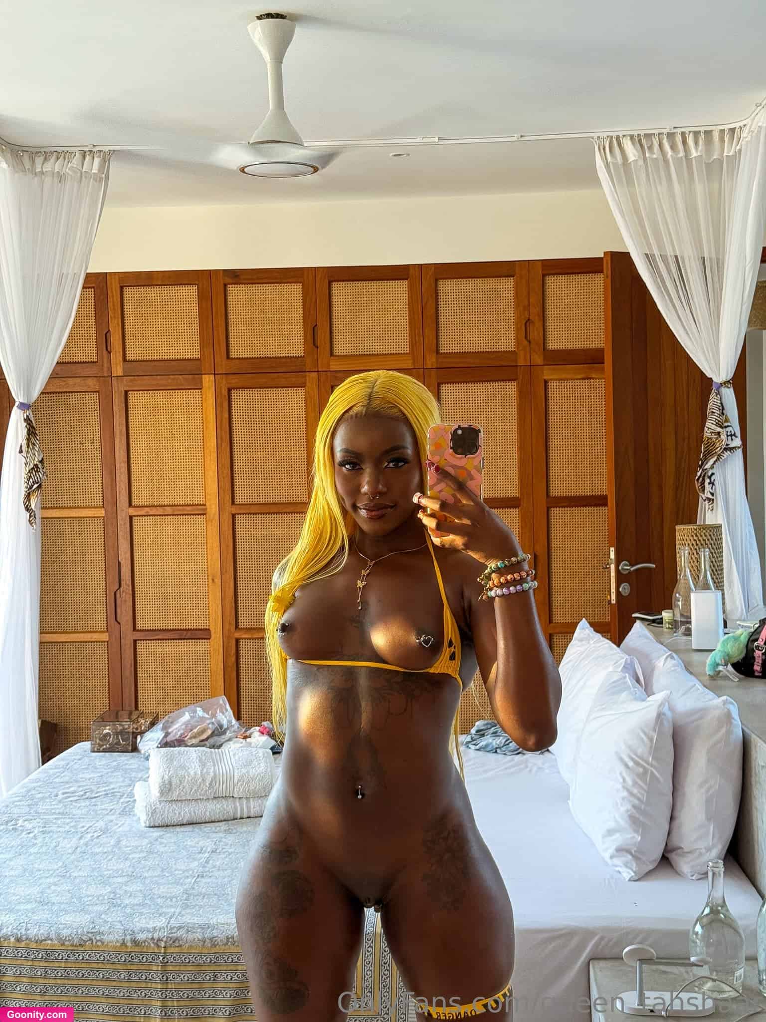 queen_tahshaar photo 47