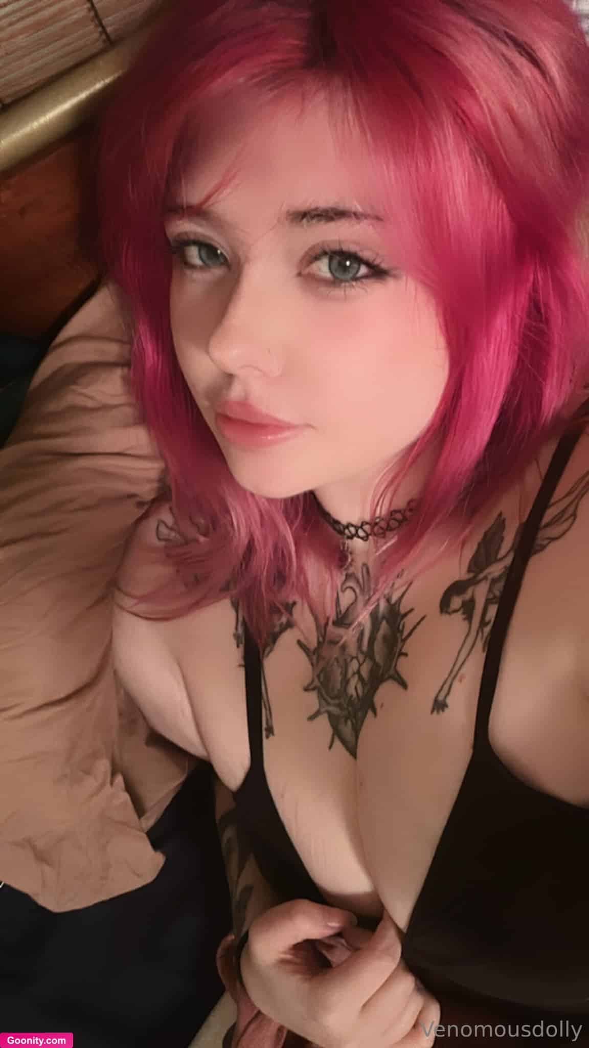 venomous dolly 🖤 photo 15