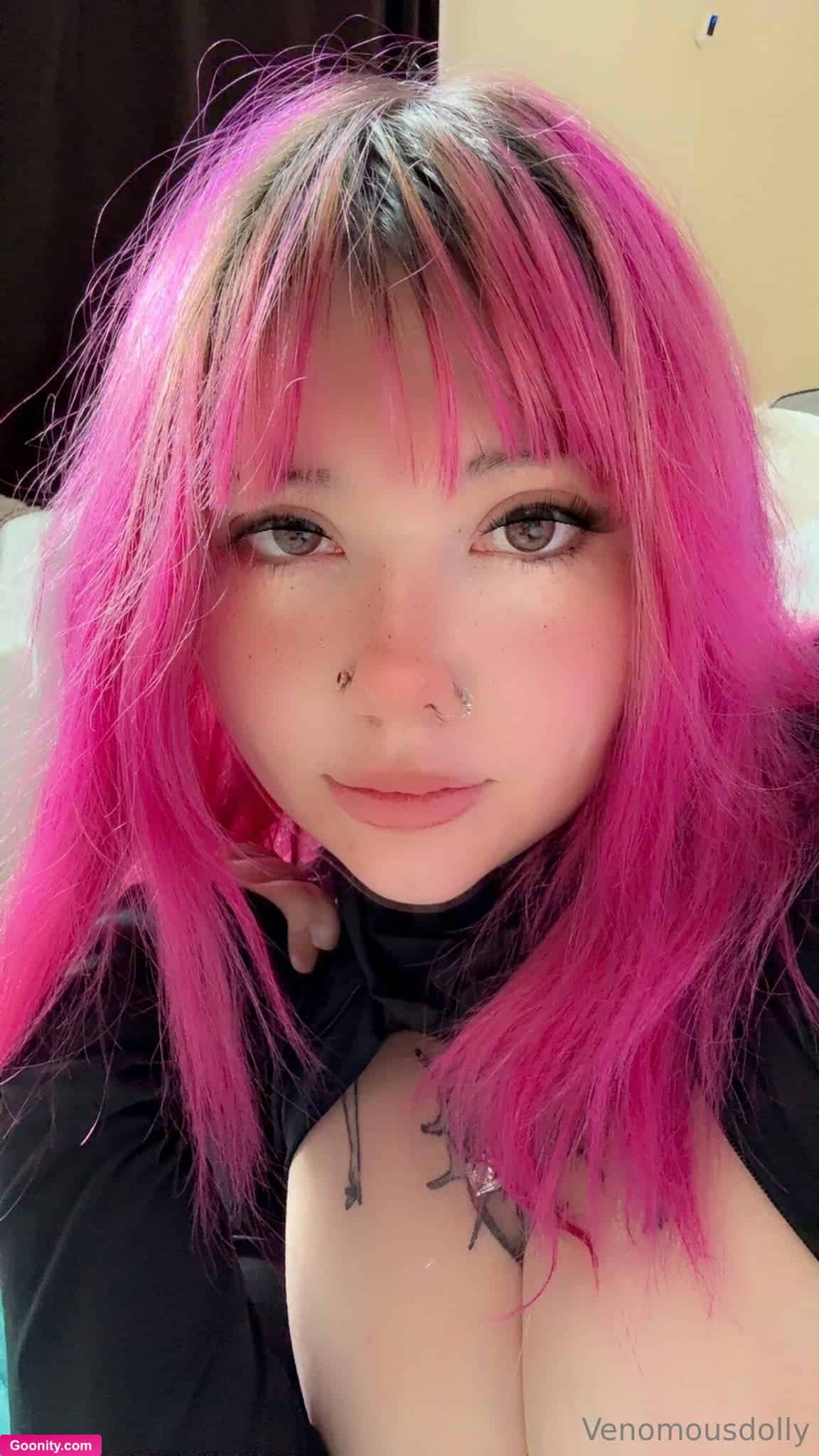 venomous dolly 🖤 photo 11