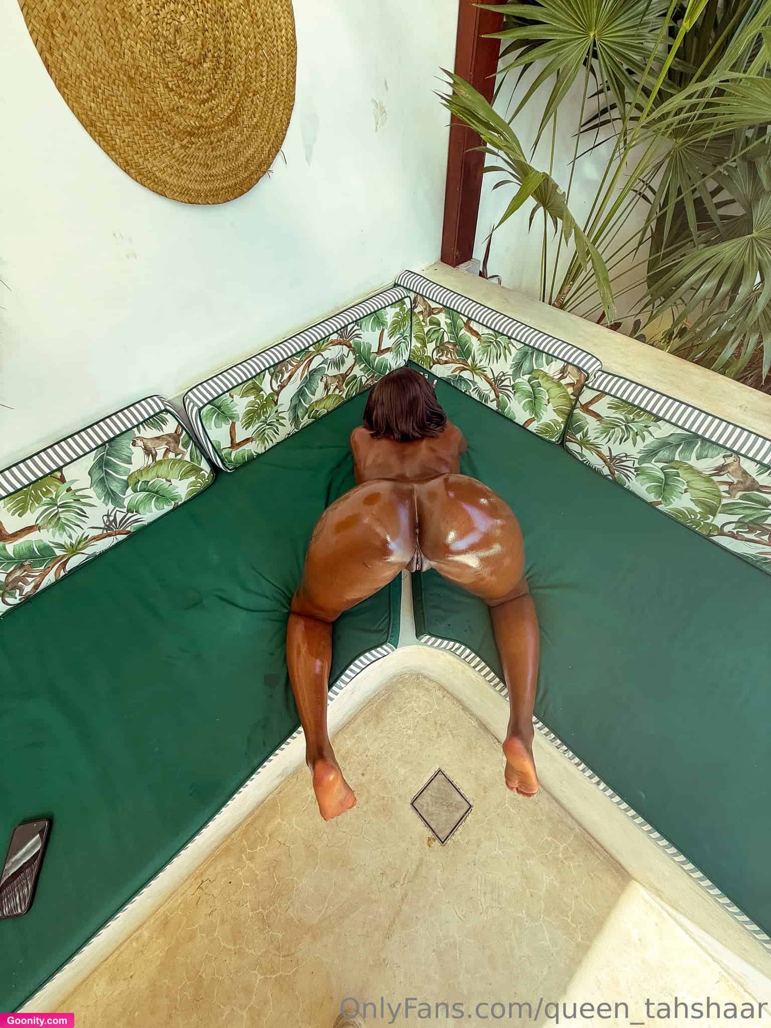 queen_tahshaar photo 71