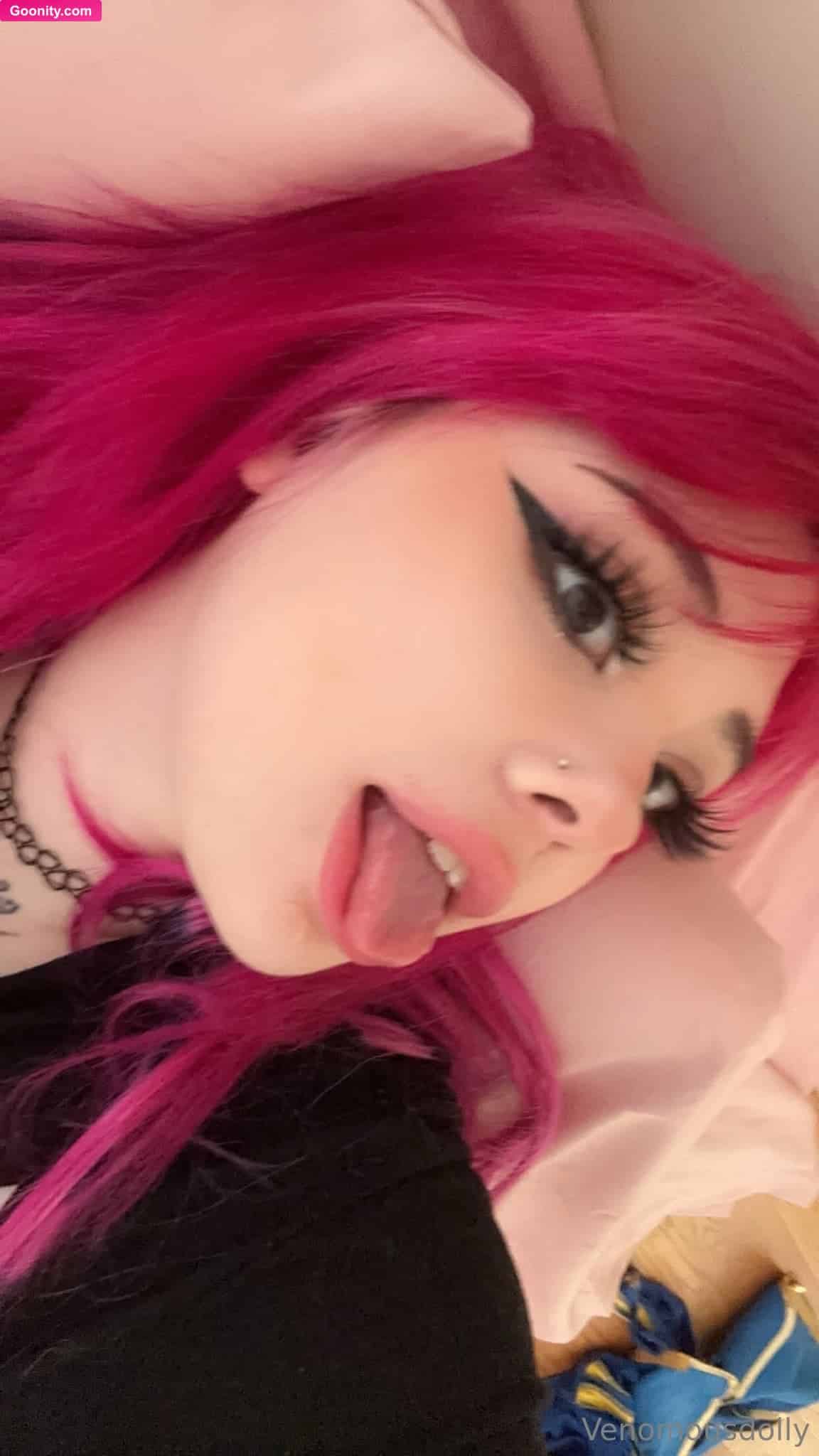 venomous dolly 🖤 photo 44