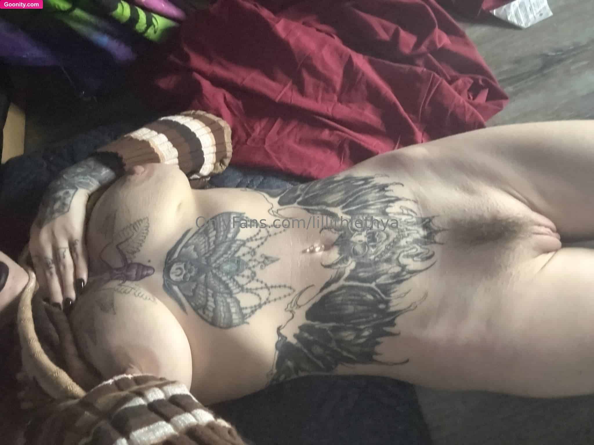 Goth M0mmy Lilli | big tiddy goth m¡lf photo 17