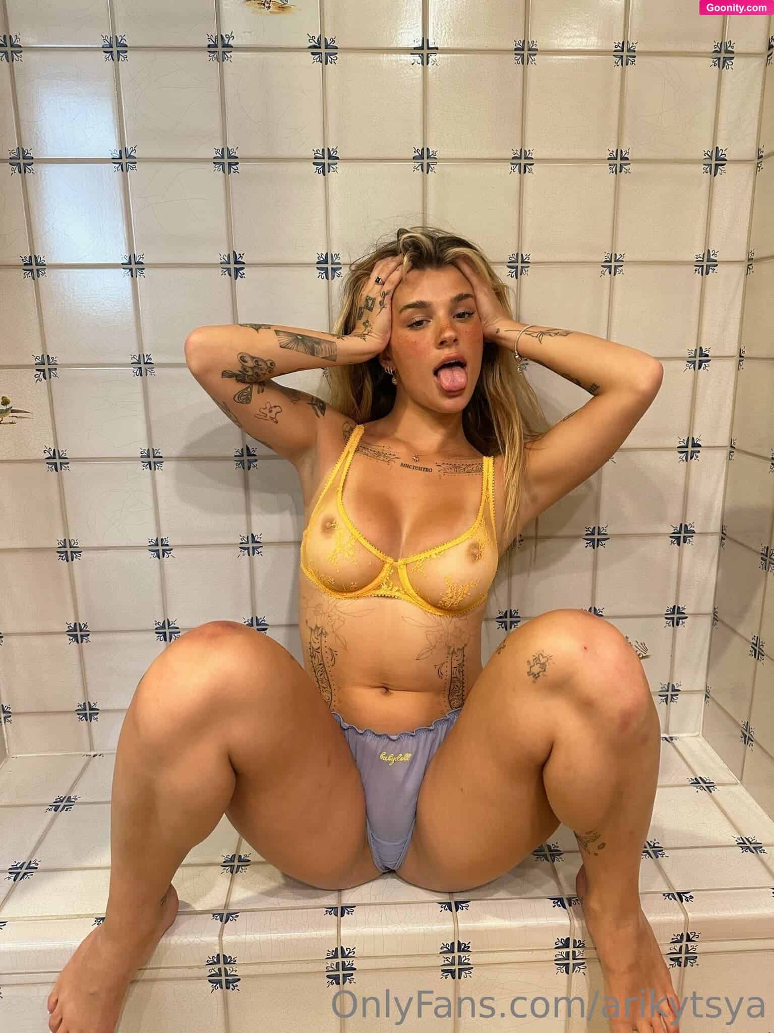 Ari 🐈‍⬛🤍 photo 46