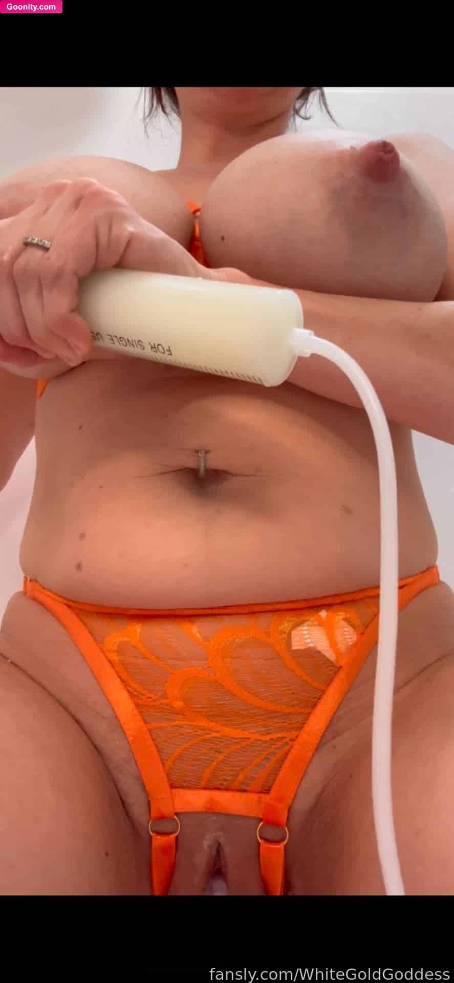 WhiteGoldGoddess photo 24