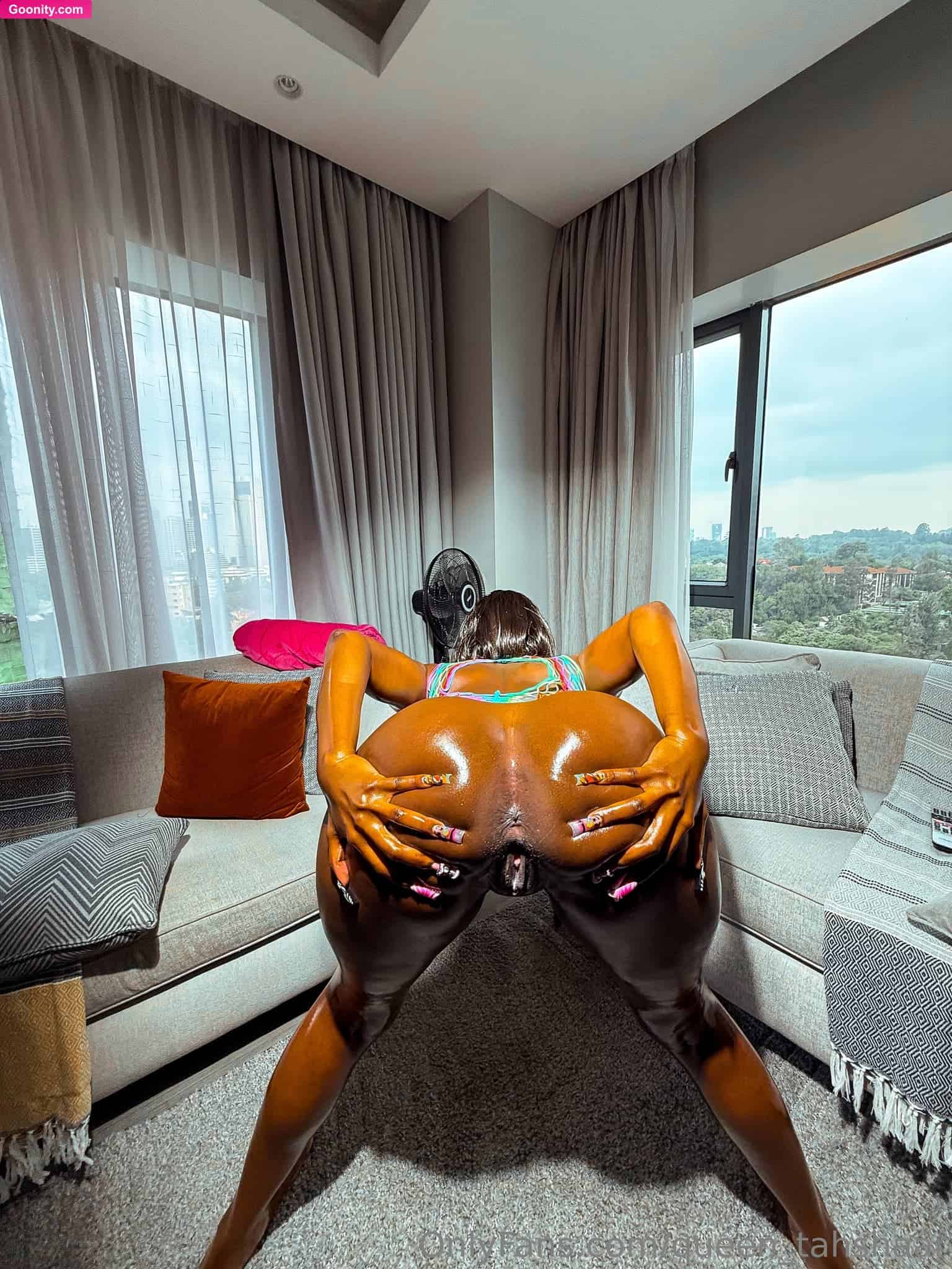 queen_tahshaar photo 29