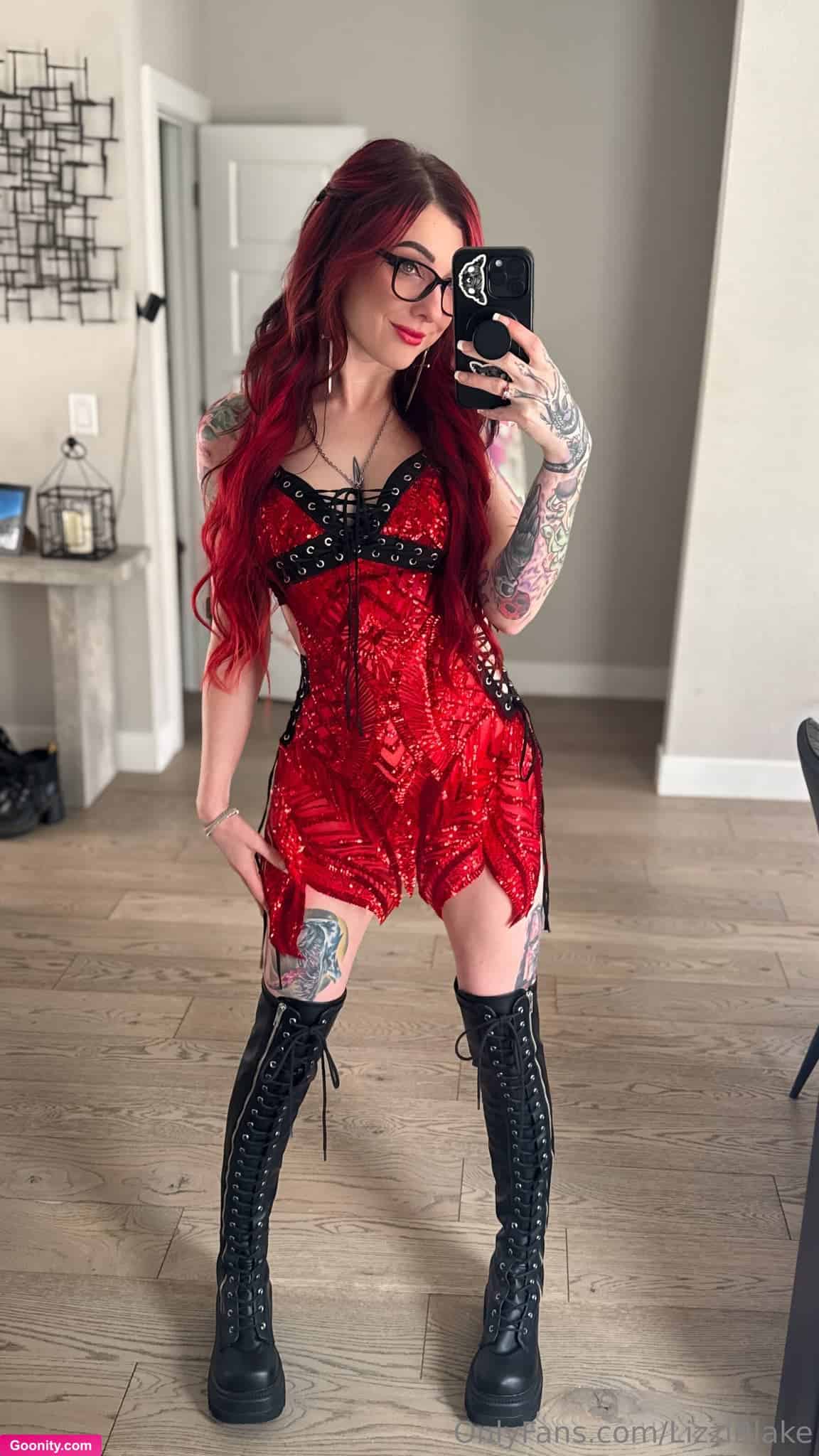 Lizzi Blake [Free] photo 5