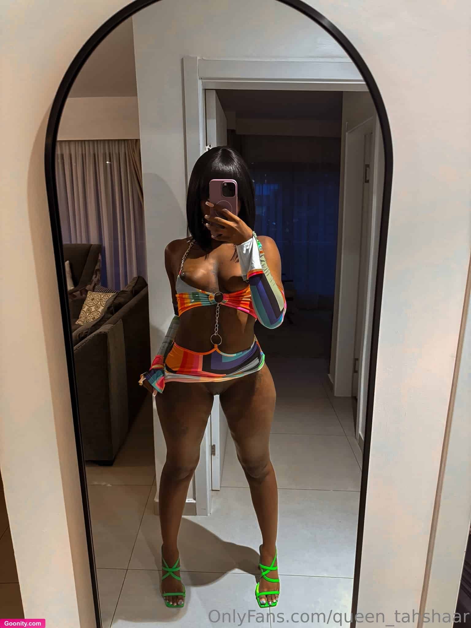 queen_tahshaar photo 76