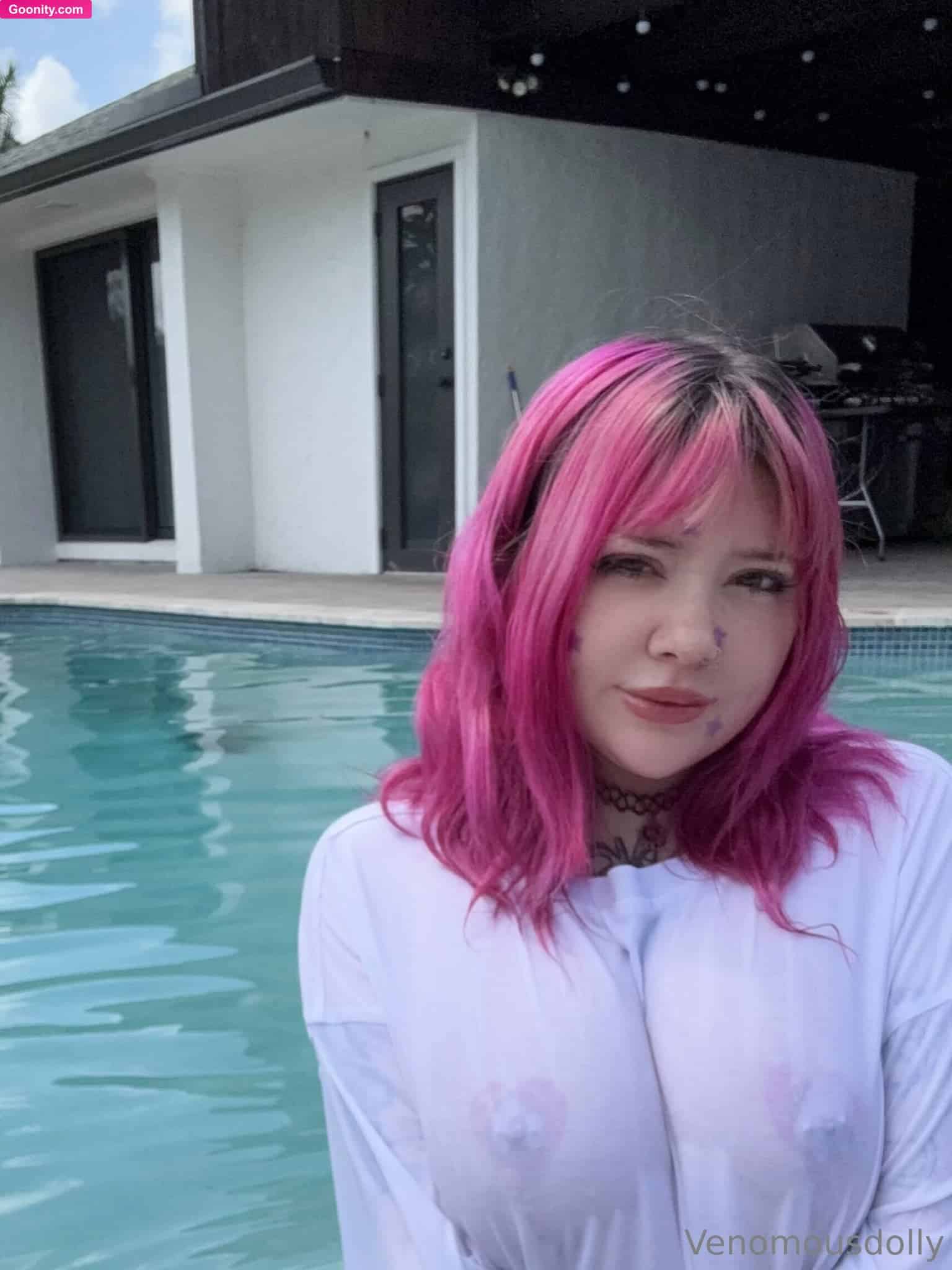 venomous dolly 🖤 photo 16