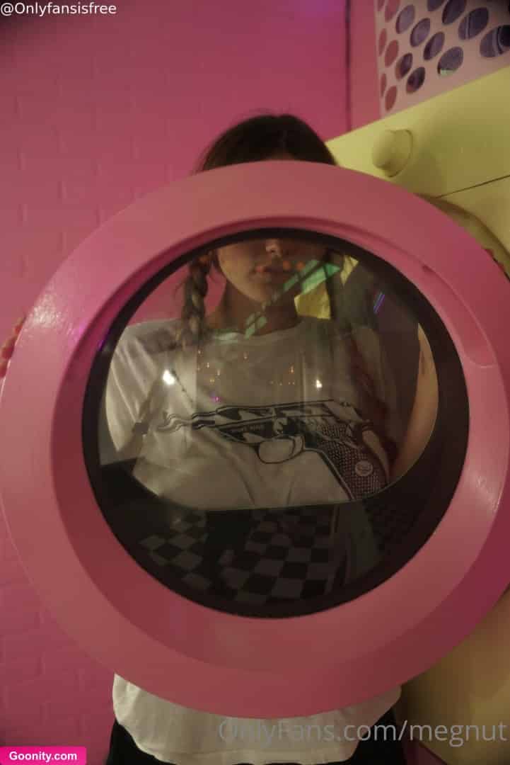 Megan Guthrie photo 75