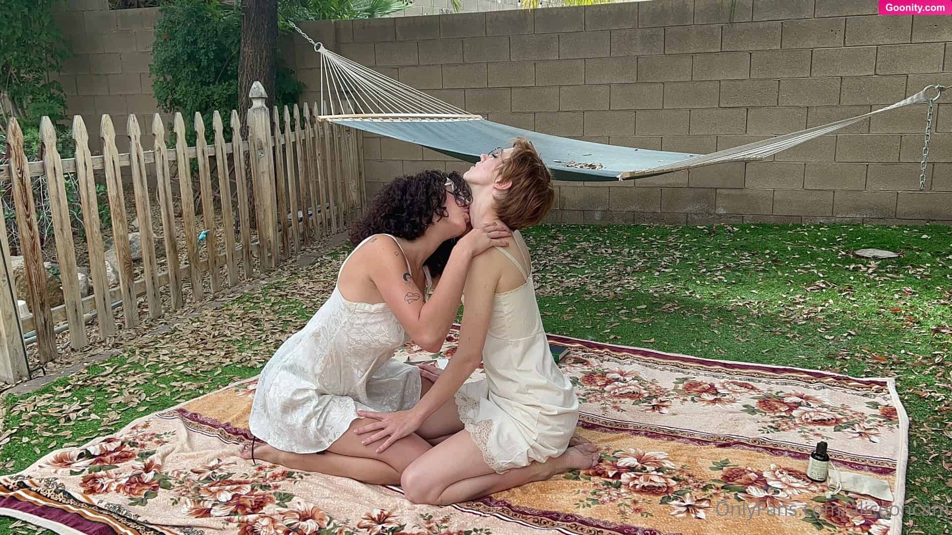 Alice White ~ ASK ABOUT THE FOX FAM photo 139