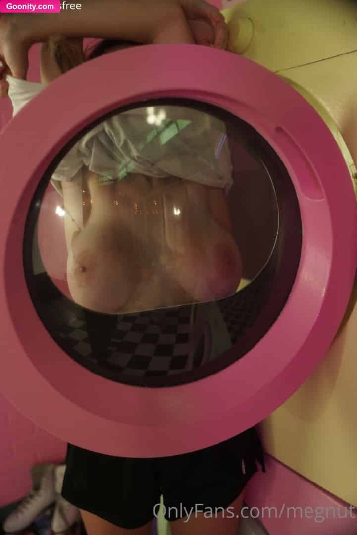 Megan Guthrie photo 60