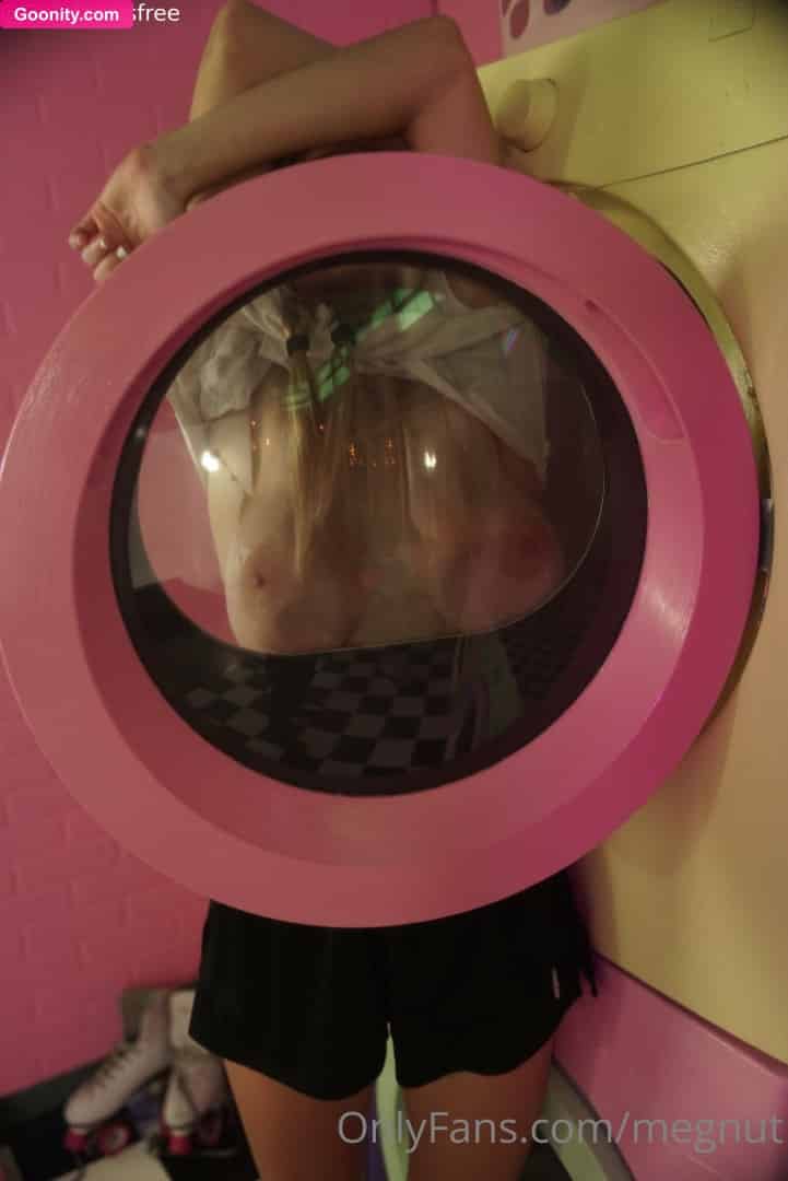 Megan Guthrie photo 69