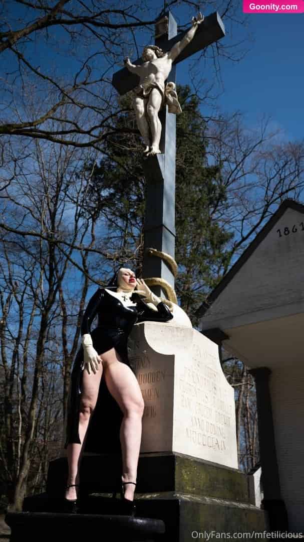 Miss Fetilicious photo 122