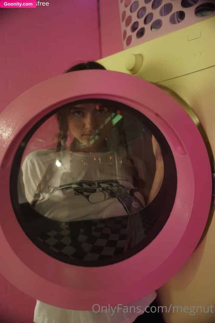 Megan Guthrie photo 57