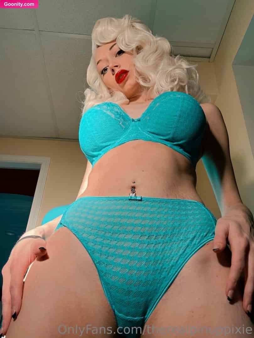 PinupPixie photo 17