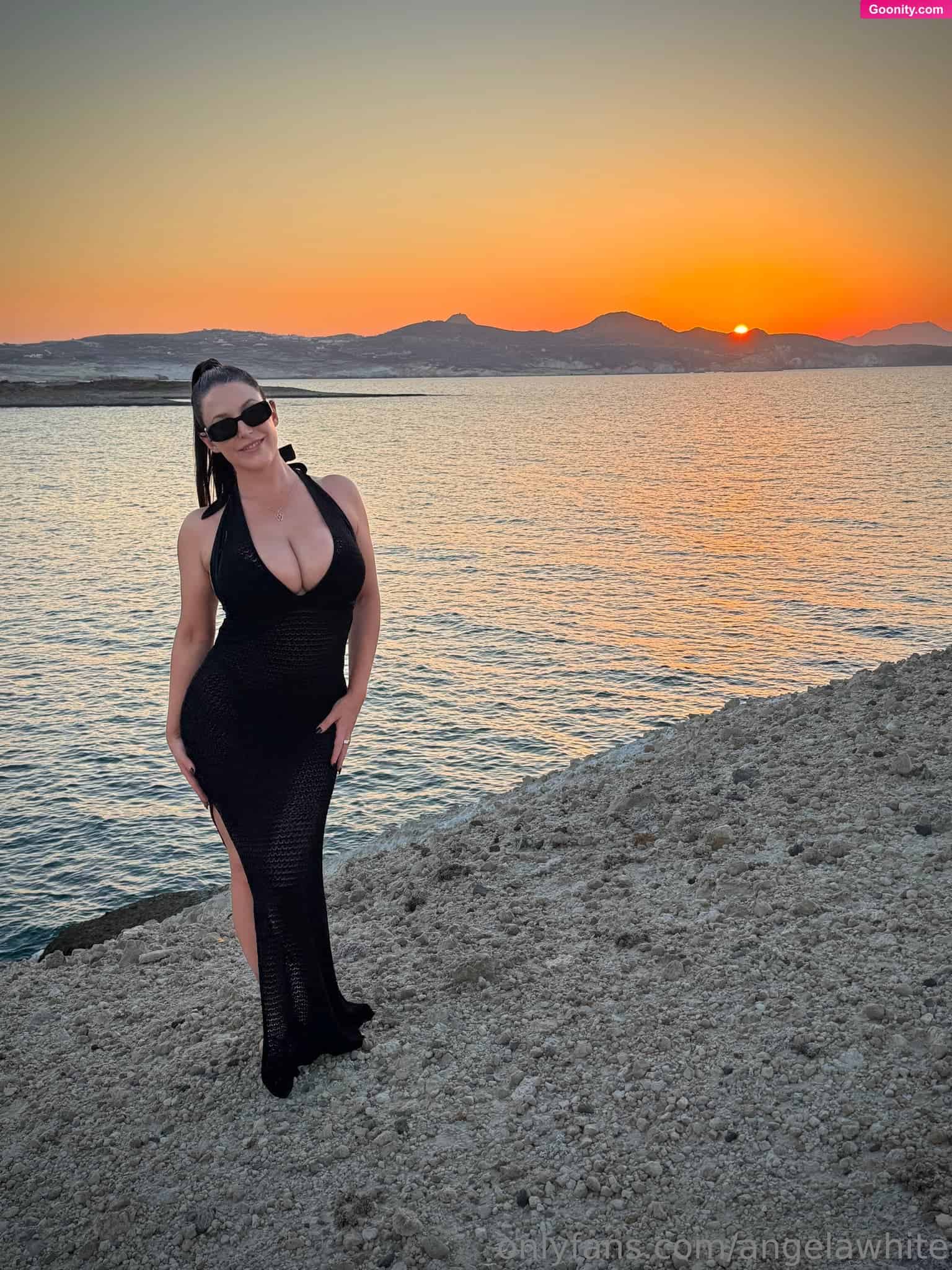 angelawhite - Photo 20