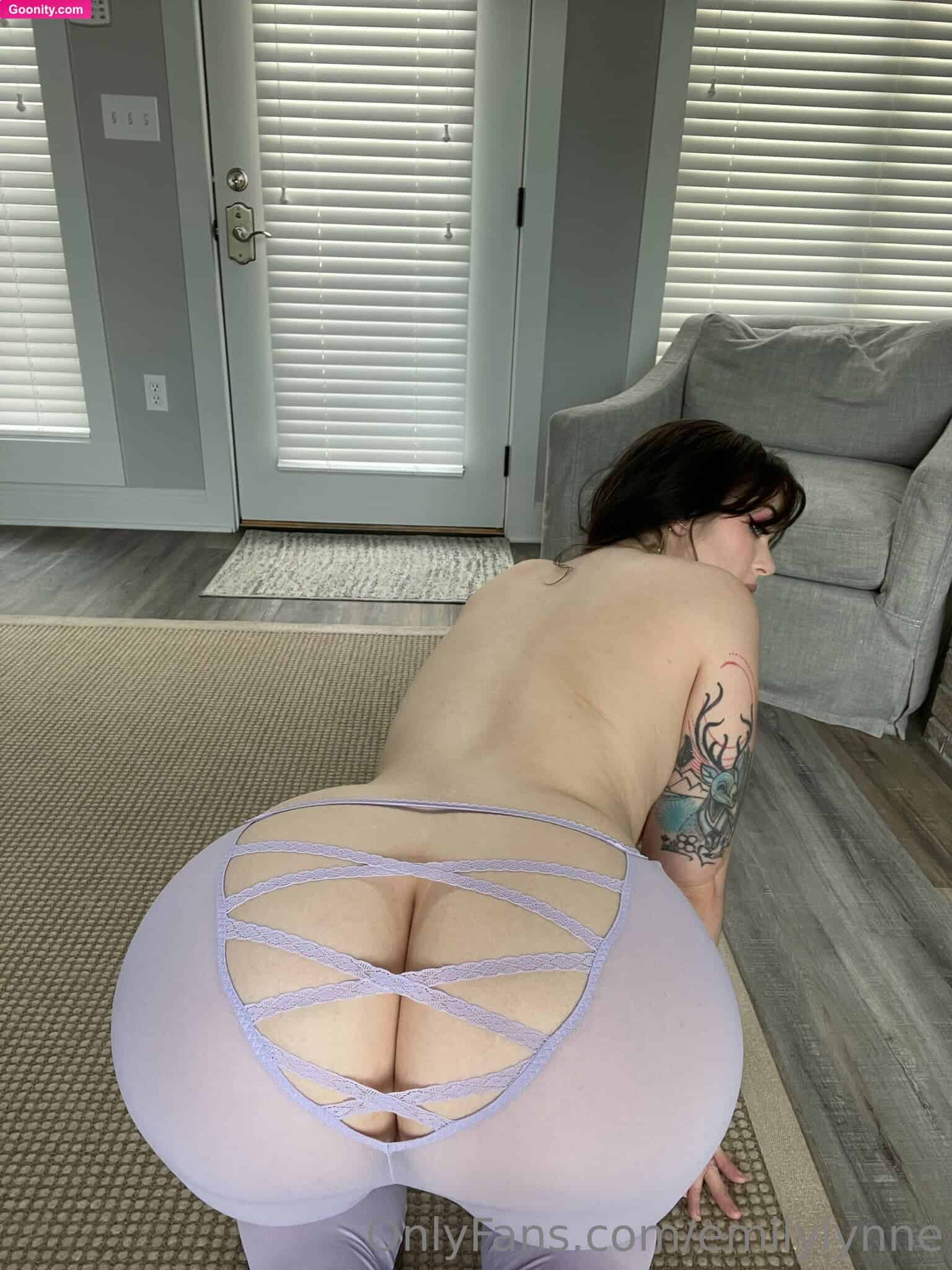 Emily Lynne photo 85