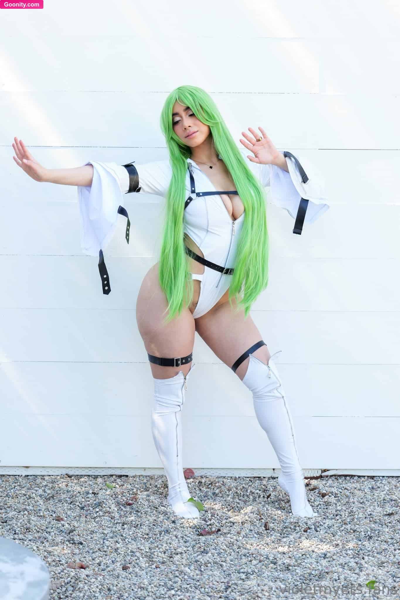 Violet Myers photo 25