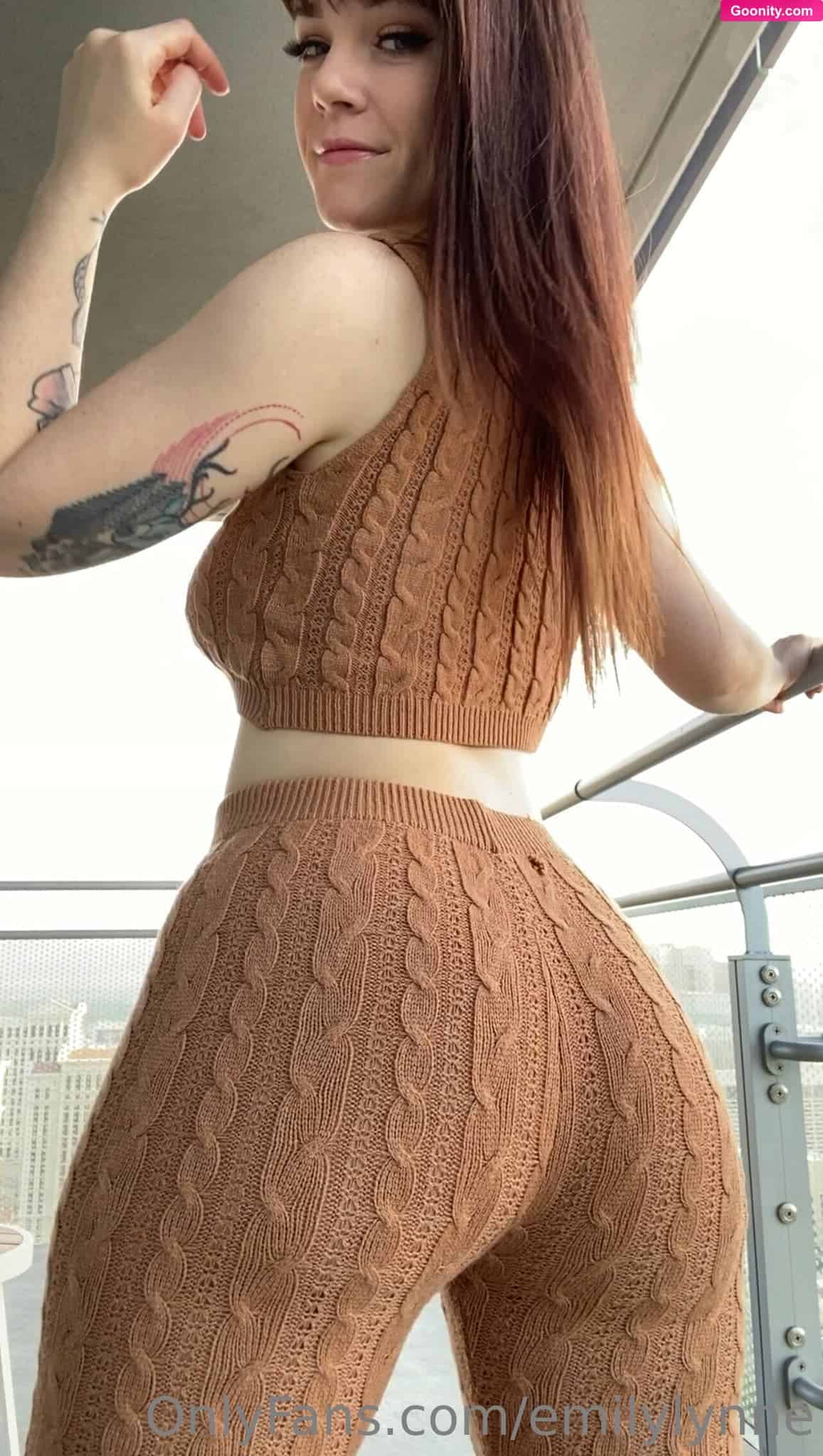 Emily Lynne photo 88