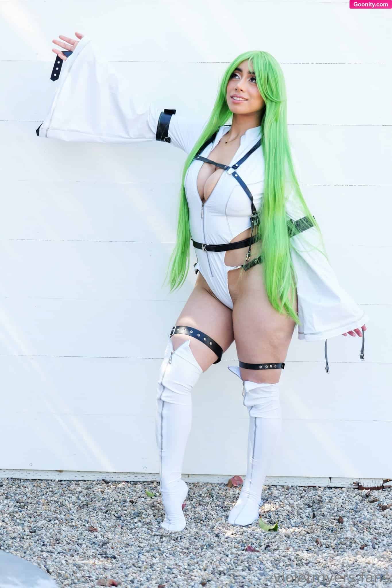 Violet Myers photo 32