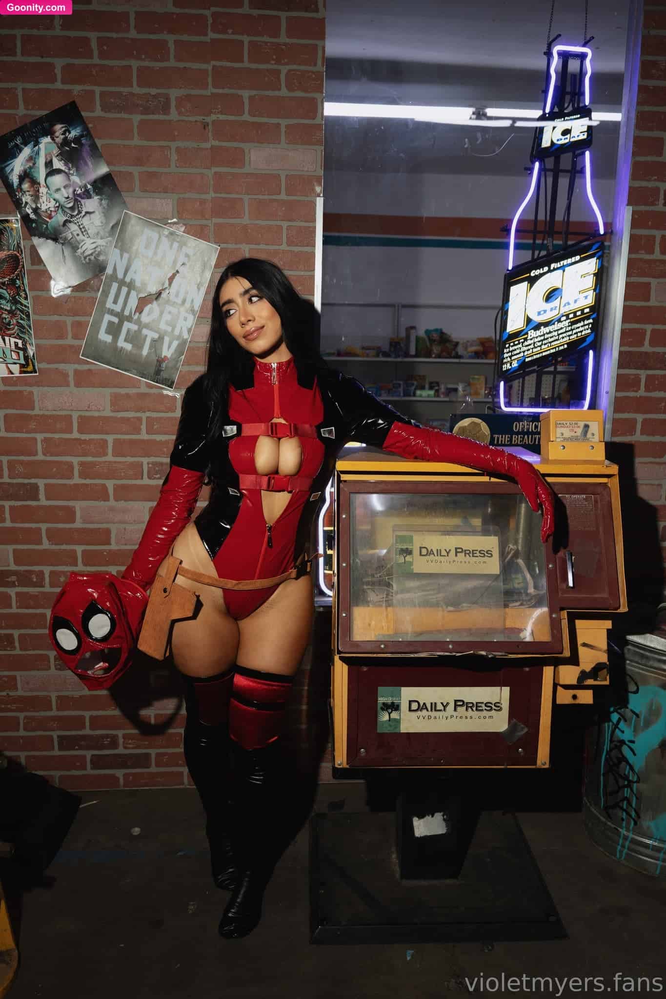 Violet Myers photo 54