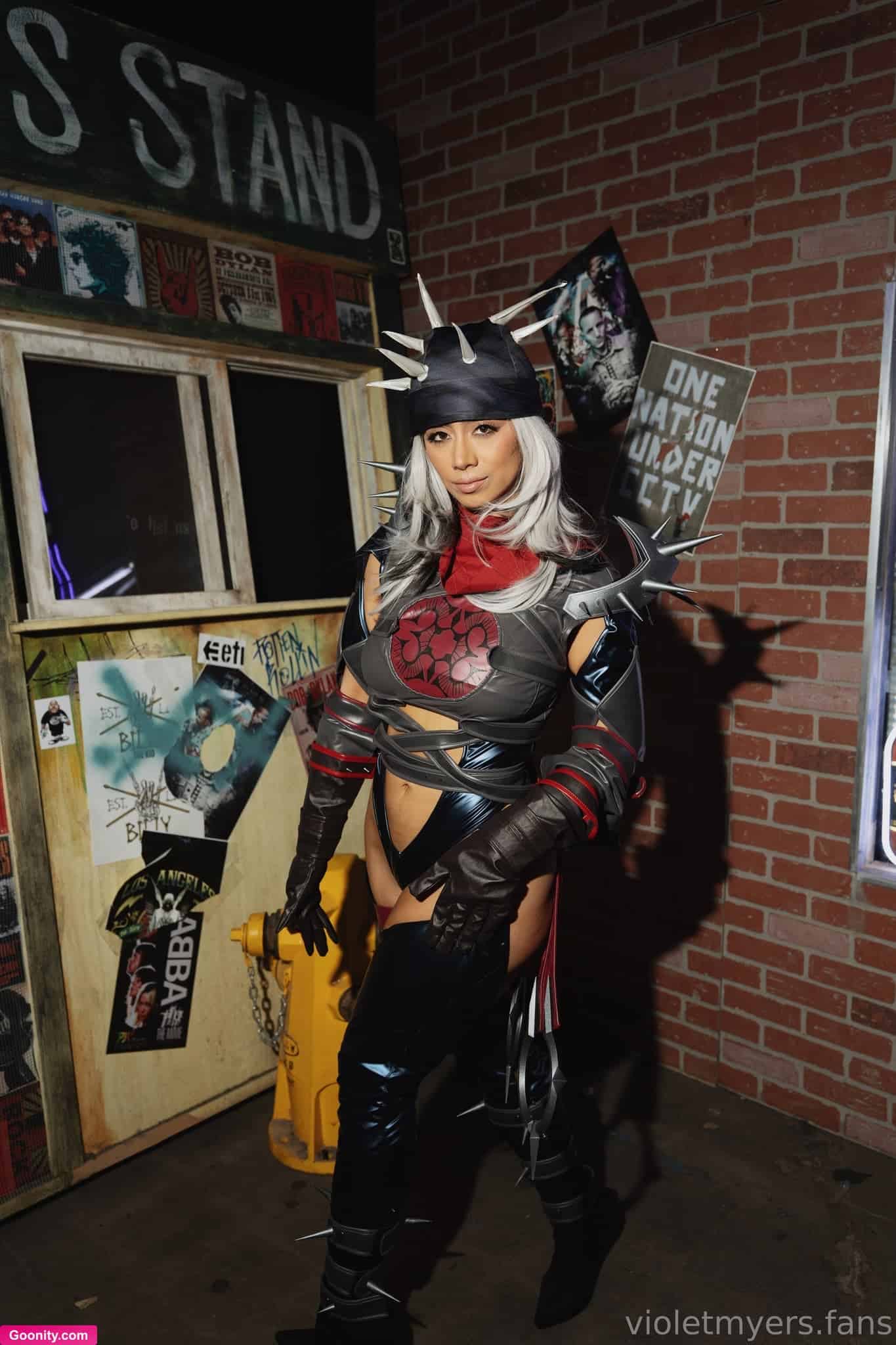 Violet Myers photo 39