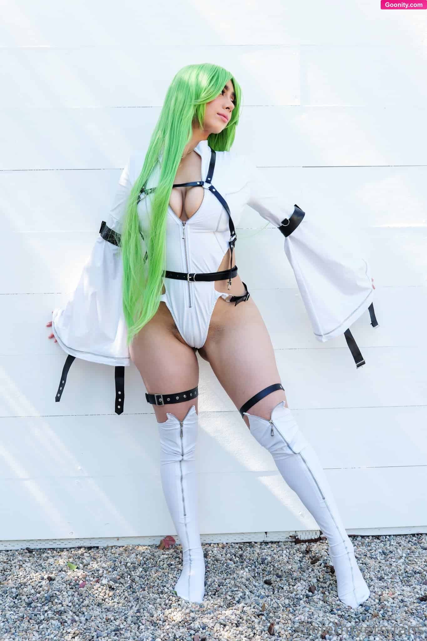 Violet Myers photo 21