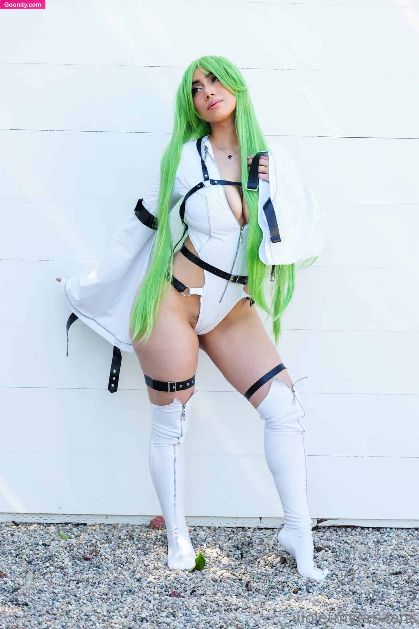 Violet Myers photo 31