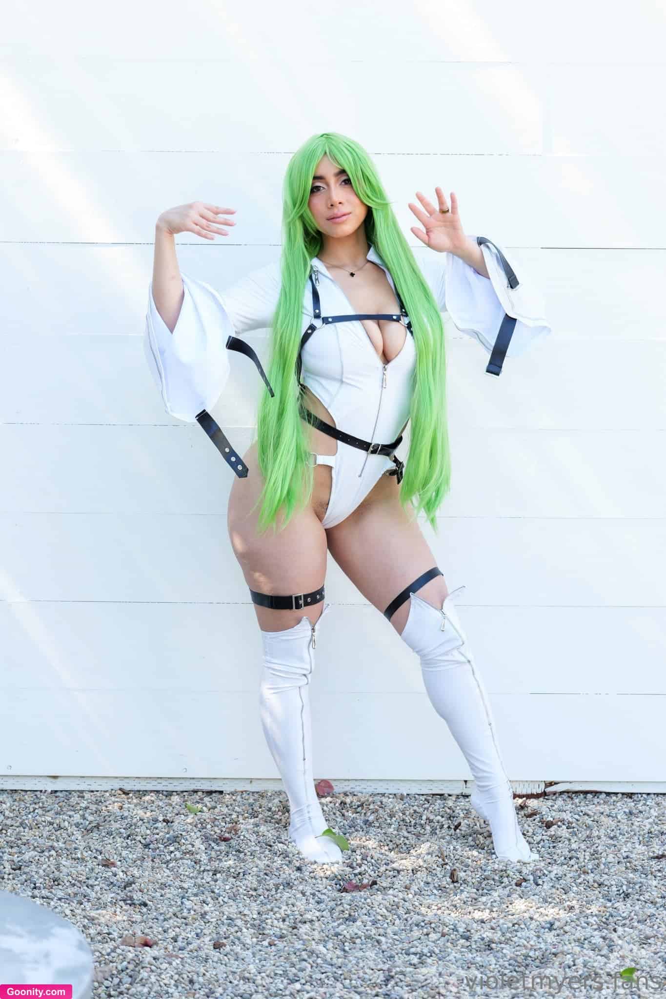 Violet Myers photo 28