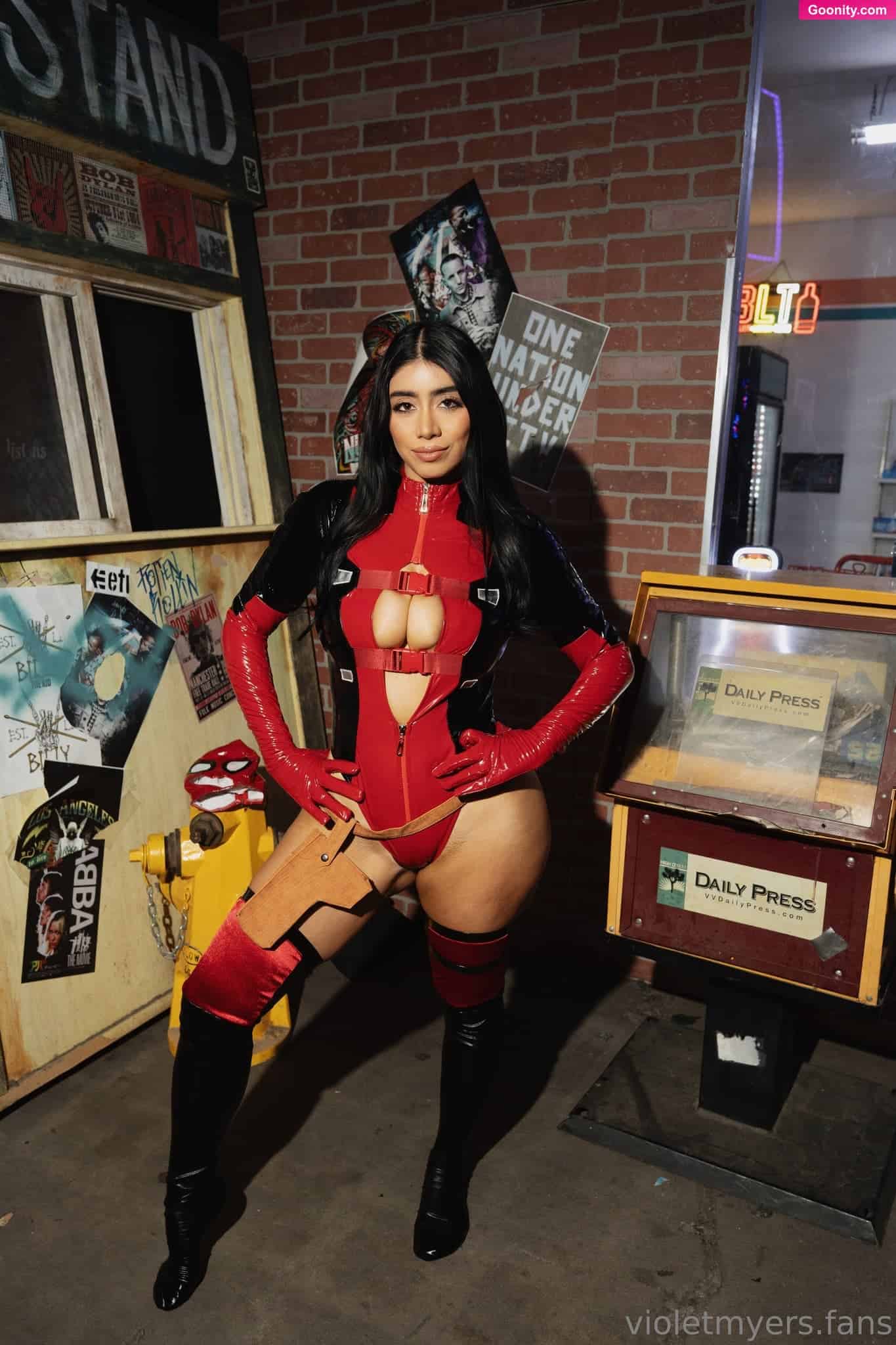 Violet Myers photo 49