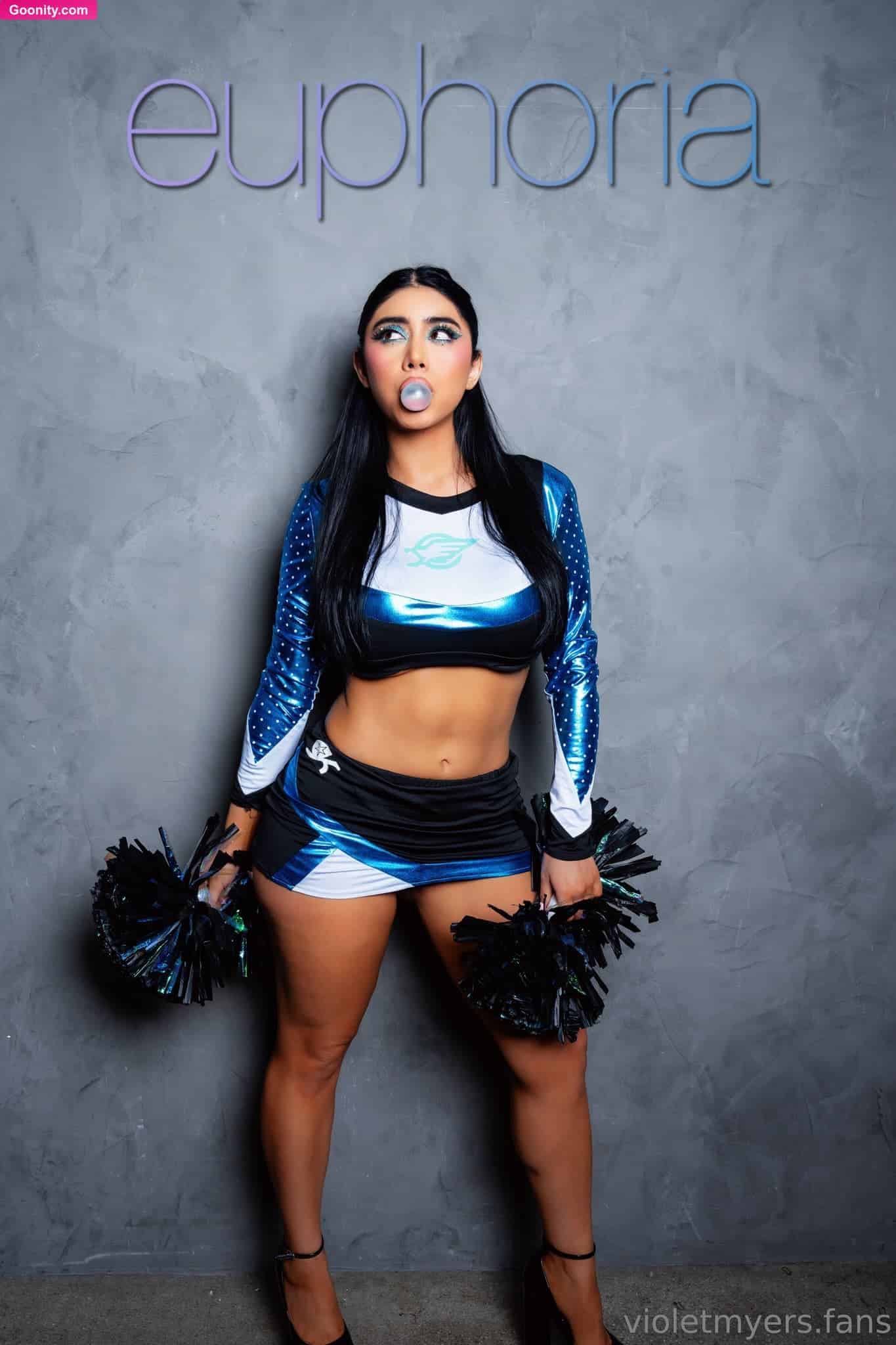 Violet Myers photo 89